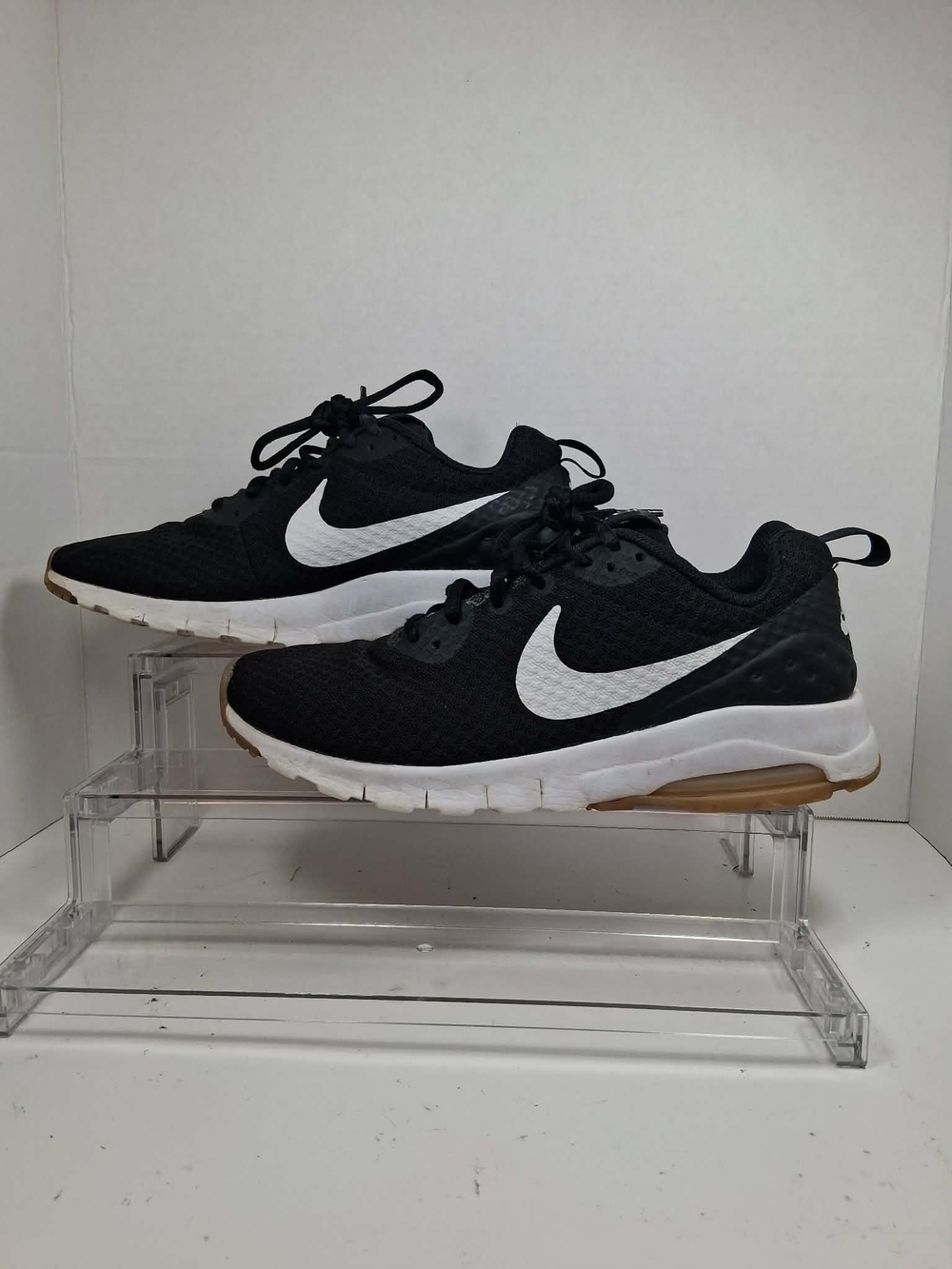 Nike Air Max Motion Black/White Mesh Lace-Up Low Top Sneakers, Sz:8.5 Women's